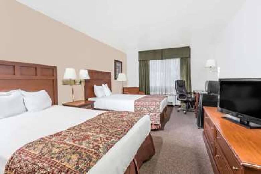 BAYMONT INN SUITES YREKA 3