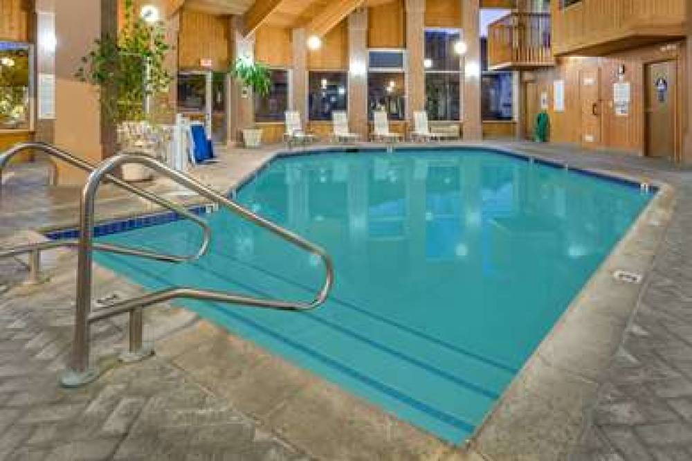 BAYMONT INN SUITES YREKA 9