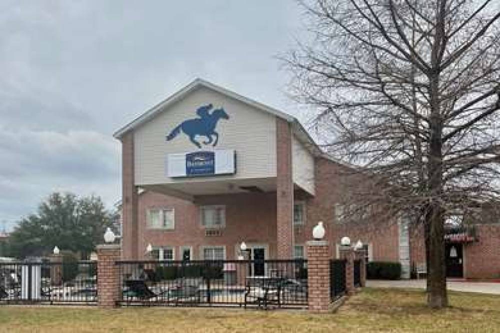 BAYMONT WILLOW PARK 1