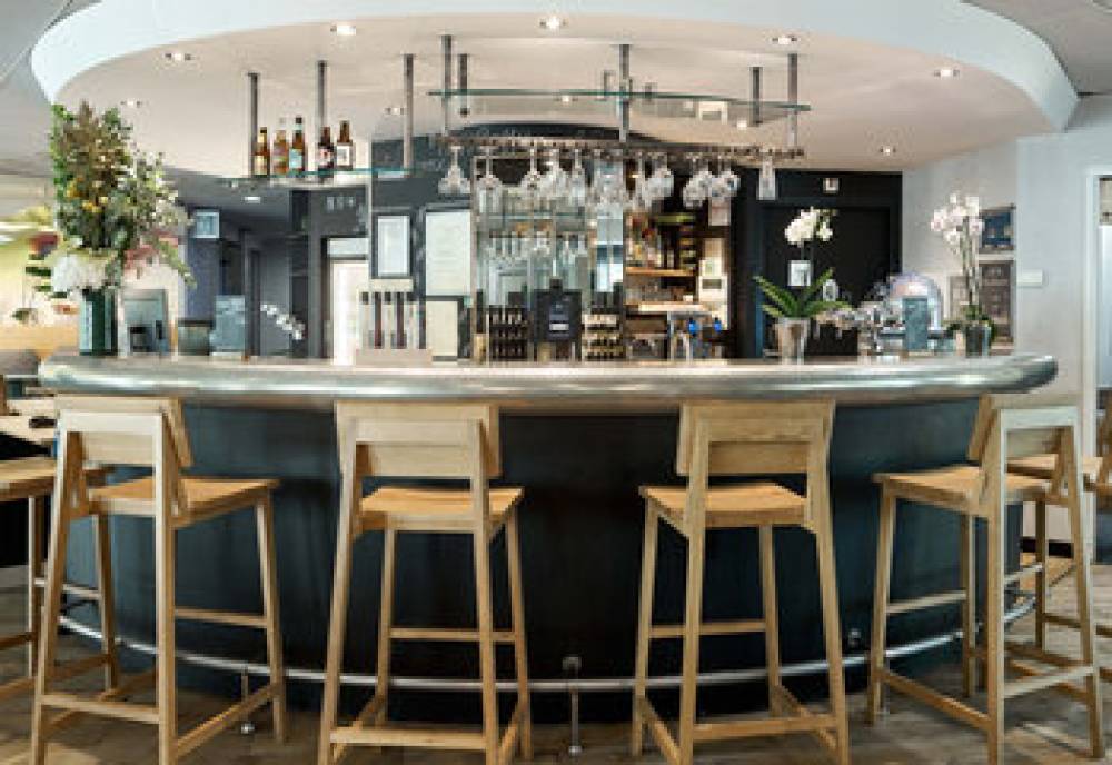 B&B HOME VELIZY 9