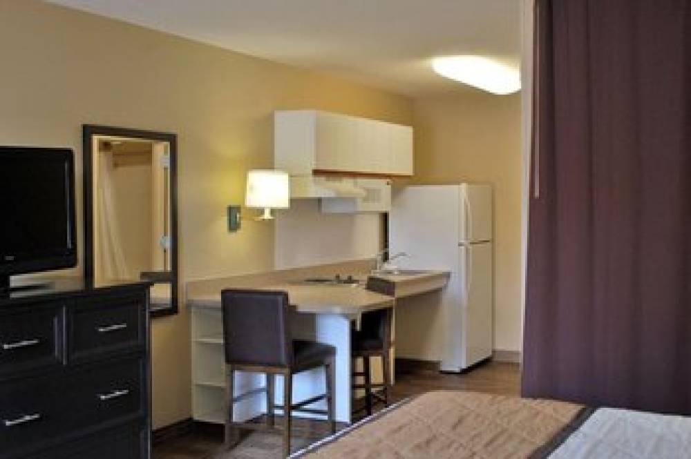 BEACHWOOD EXTENDED SUITES 6