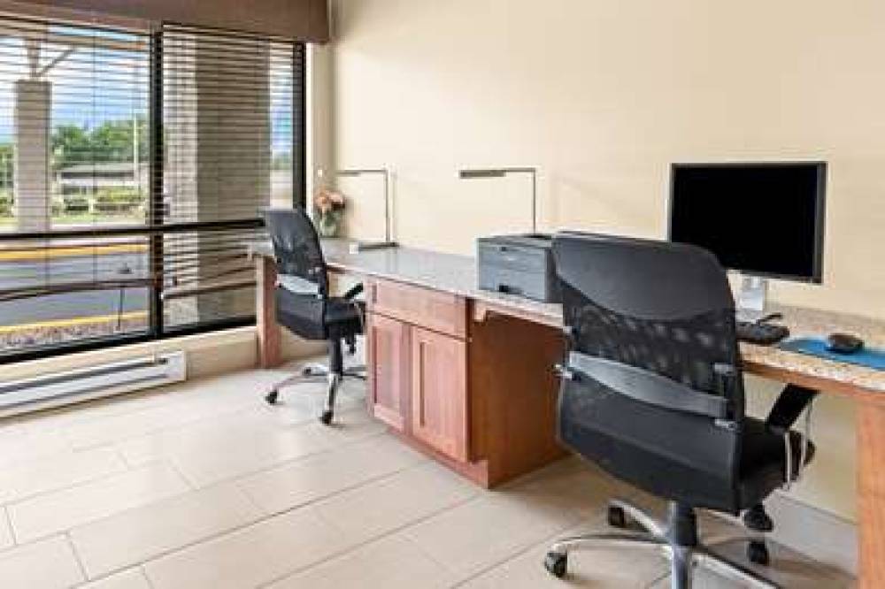 Best Western Baraboo Inn 8