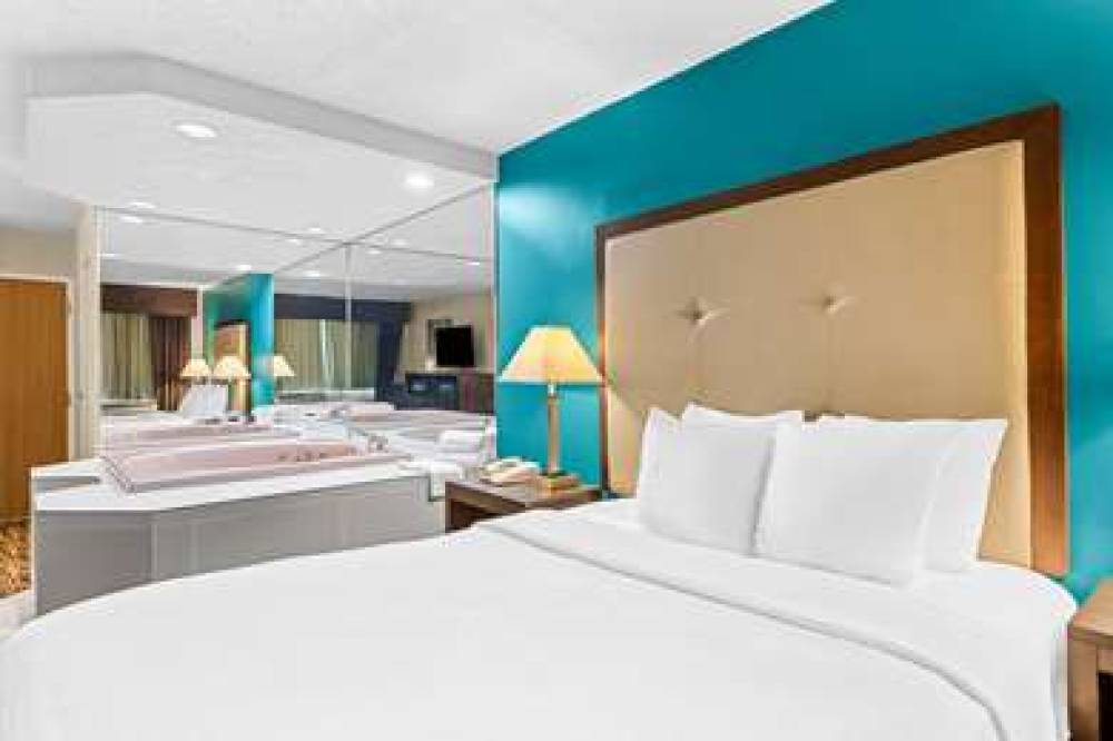 Best Western Baraboo Inn 4