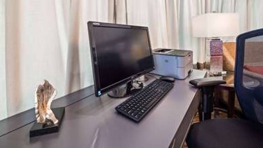 Best Western Center Inn 6