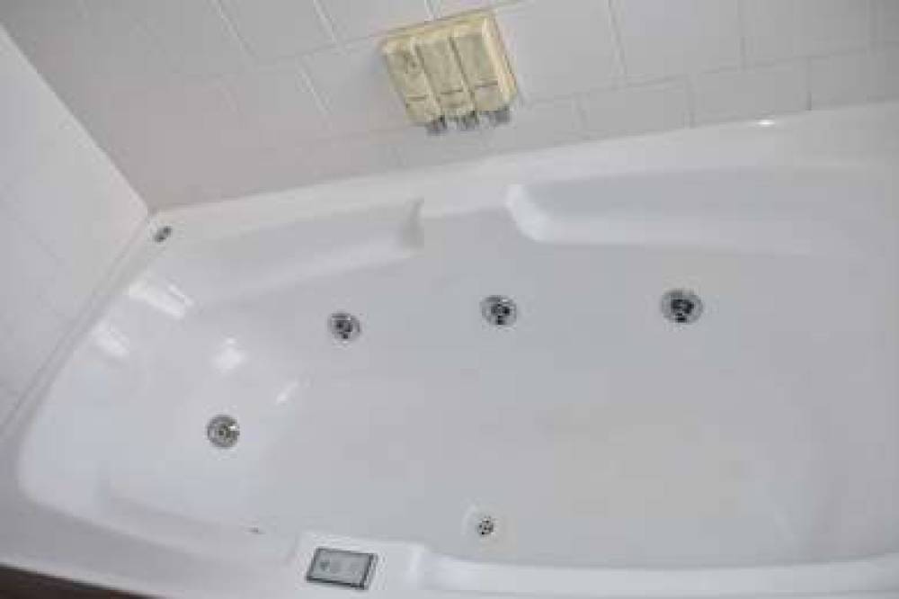 Best Western Coachman's Inn Motel 8