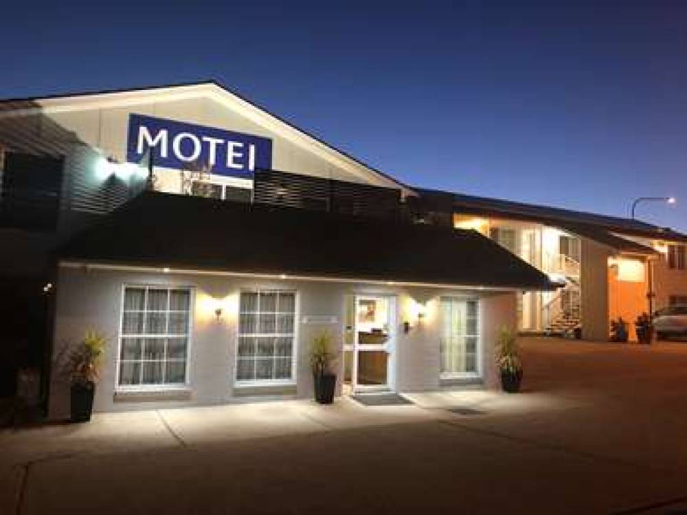 Best Western Coachman's Inn Motel 4
