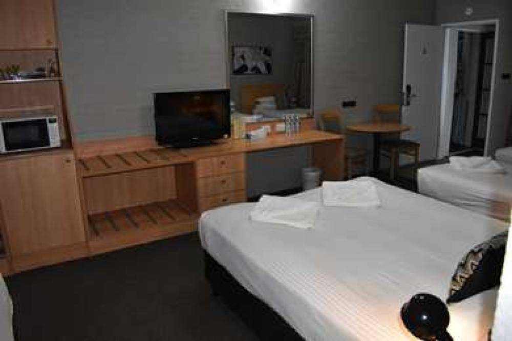 Best Western Coachman's Inn Motel 5