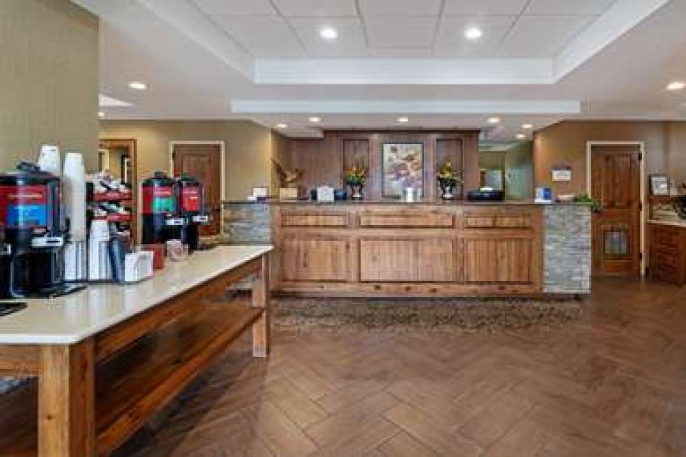 BEST WESTERN Colonial Inn 8