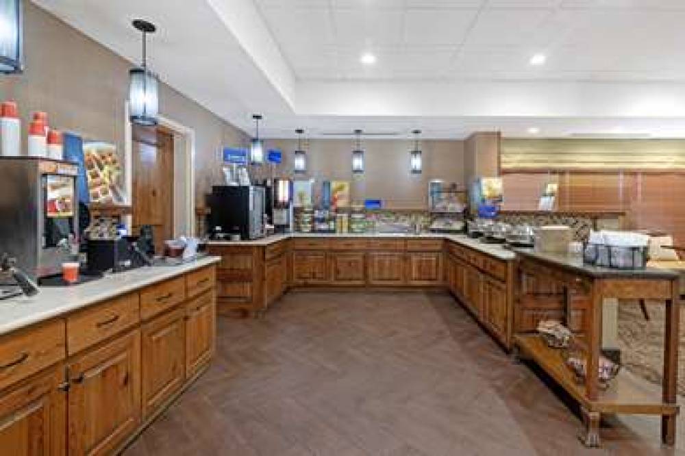 BEST WESTERN Colonial Inn 5