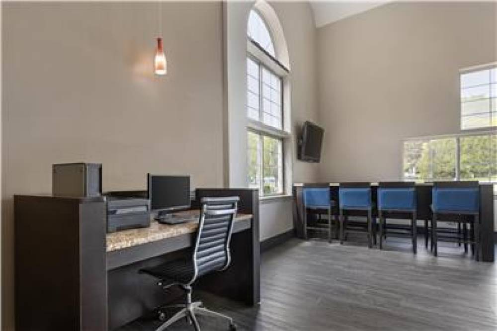 Best Western Cooperstown Inn & Suites 6
