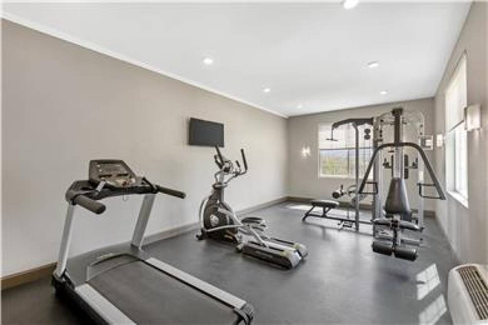 Best Western Cooperstown Inn & Suites 3