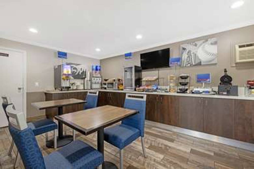 BEST WESTERN Courtesy Inn 9