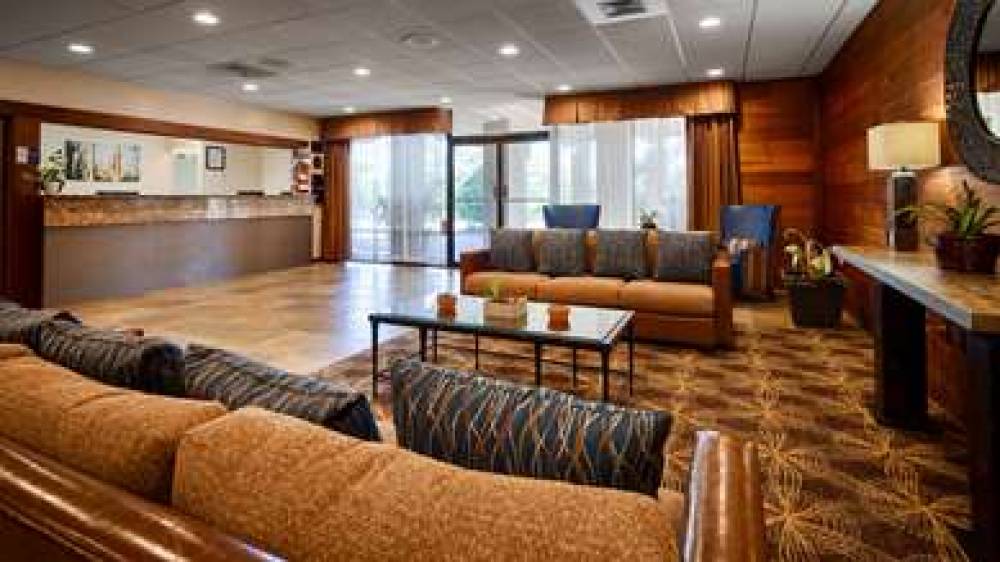 Best Western Crossroads Inn 1
