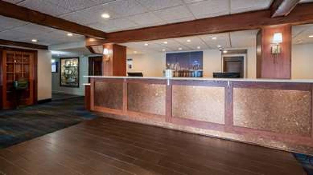 Best Western Greenfield Inn 10