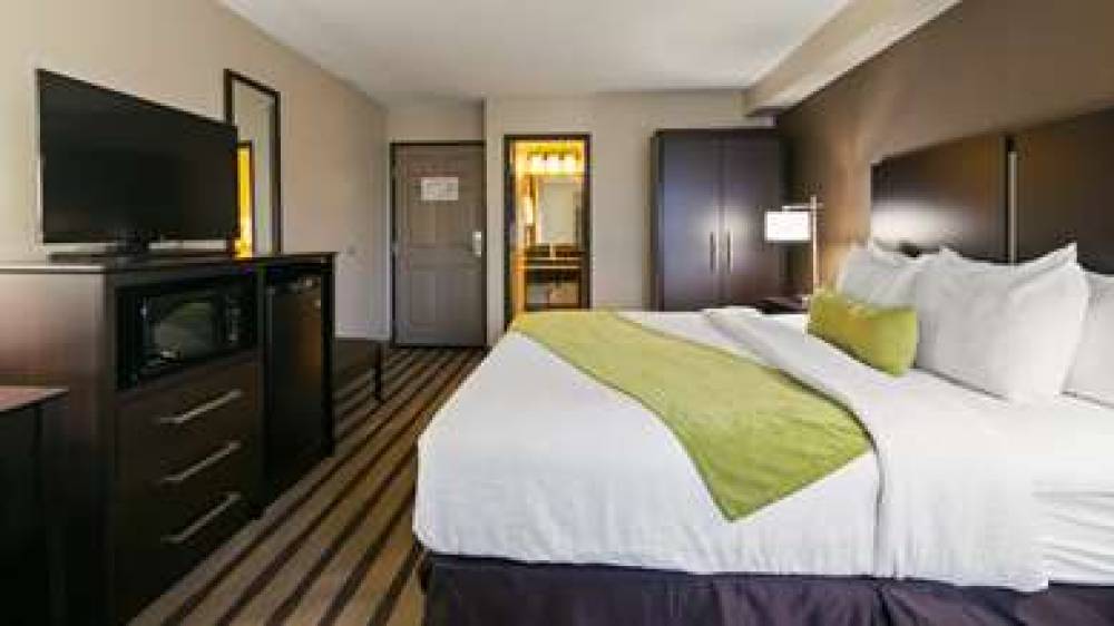 Best Western Harvest Inn & Suites 8