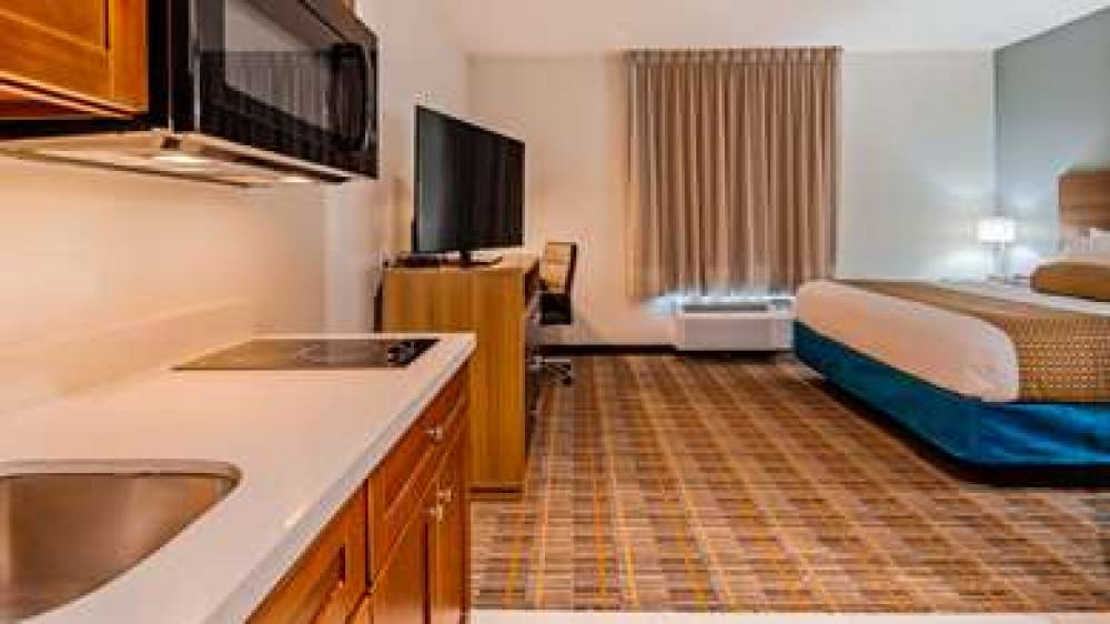 Best Western Ingleside Inn & Suites 8