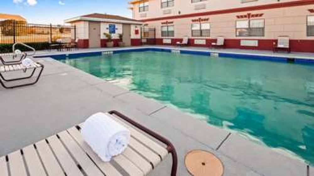 Best Western Inn & Suites 2