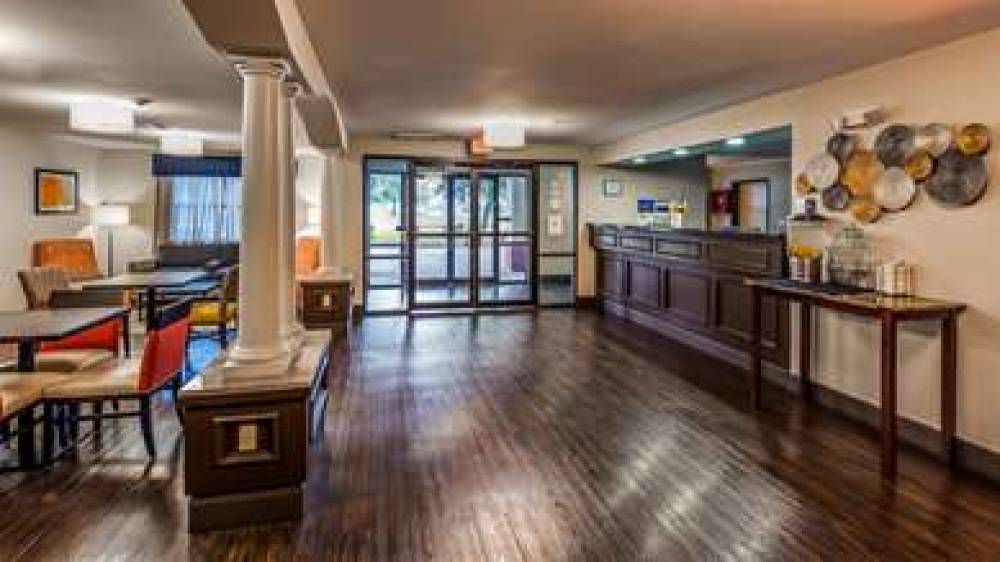 Best Western Inn & Suites 10