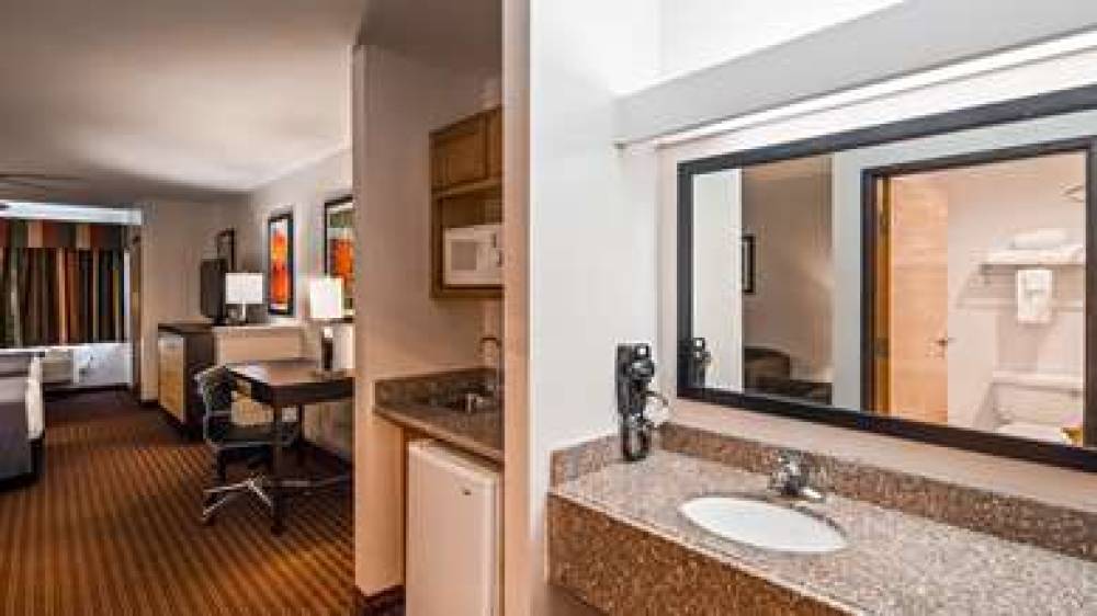 Best Western Inn & Suites 7