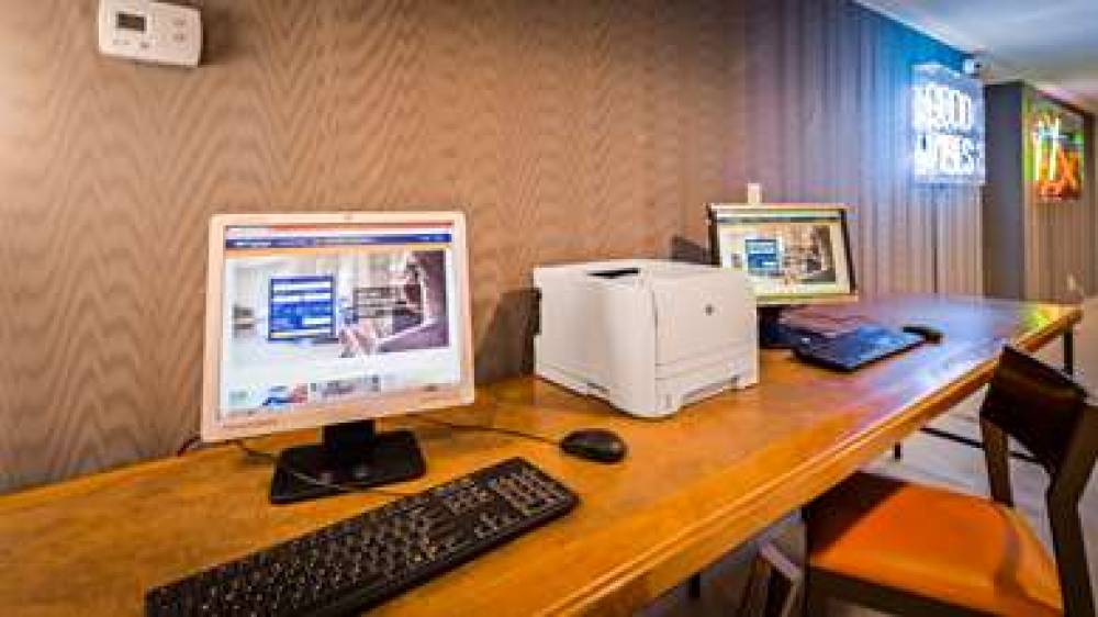 Best Western InnSuites Phoenix Hotel & Suites 7