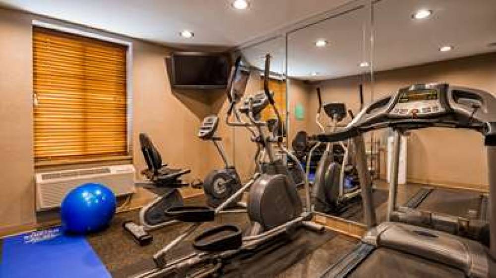 Best Western JFK Airport Hotel 5