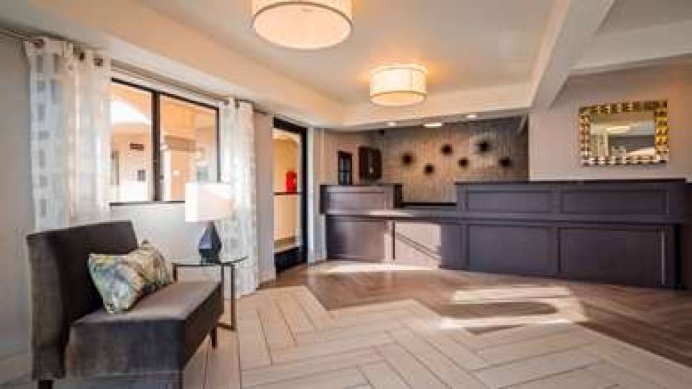 Best Western Los Alamitos Inn & Suites 4