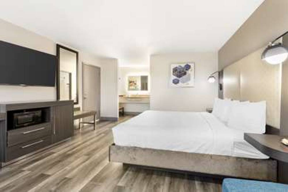 Best Western Marina State Beach 8