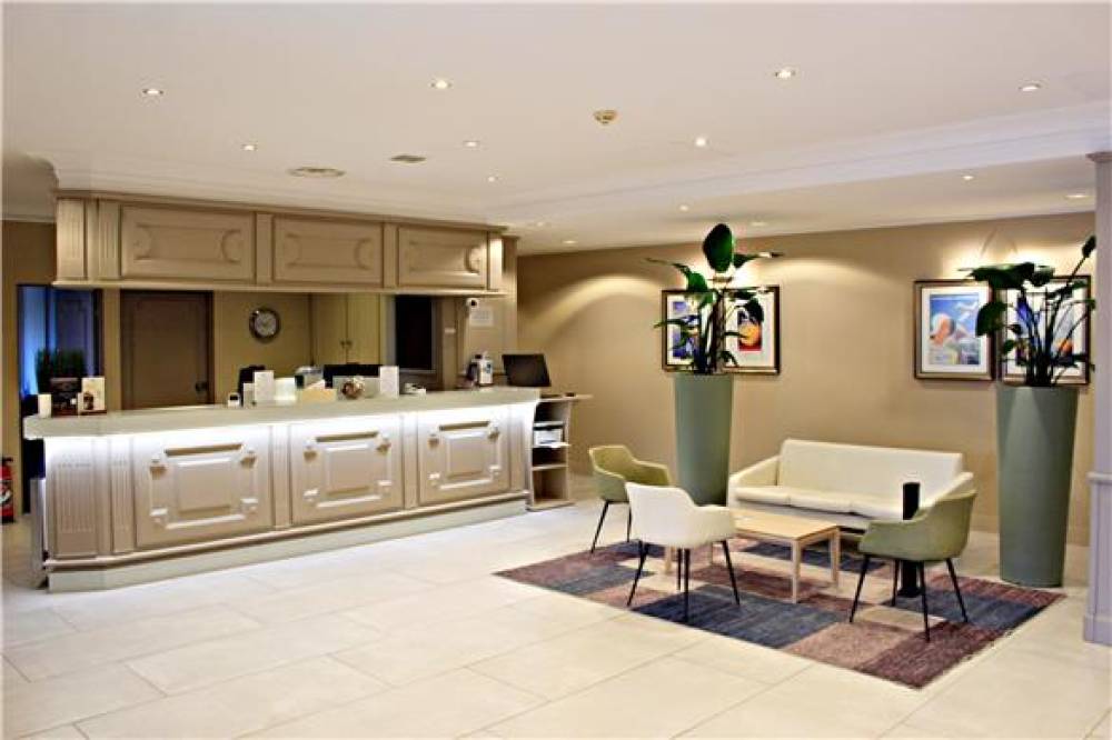 Best Western Marseille Aeroport 6