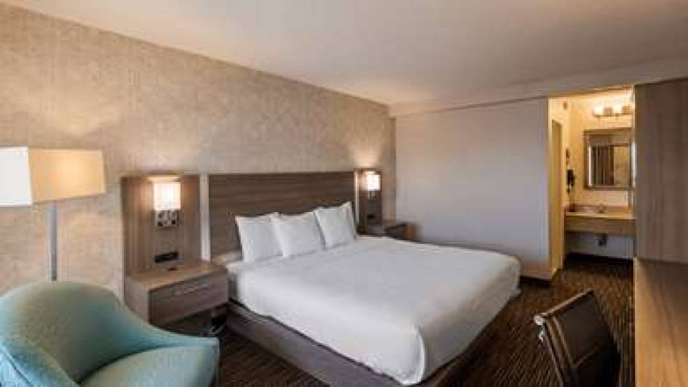 Best Western Mill River Manor 10