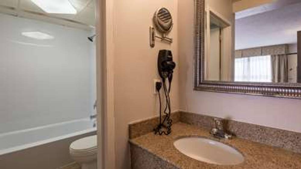 Best Western Mill River Manor 6