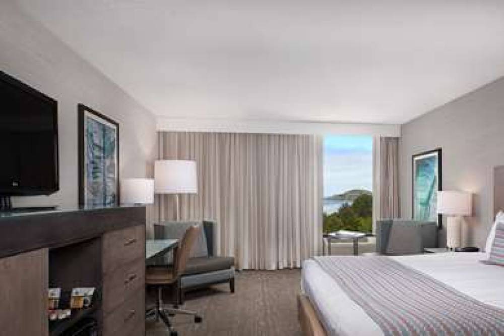 Best Western Plus Agate Beach Inn 8