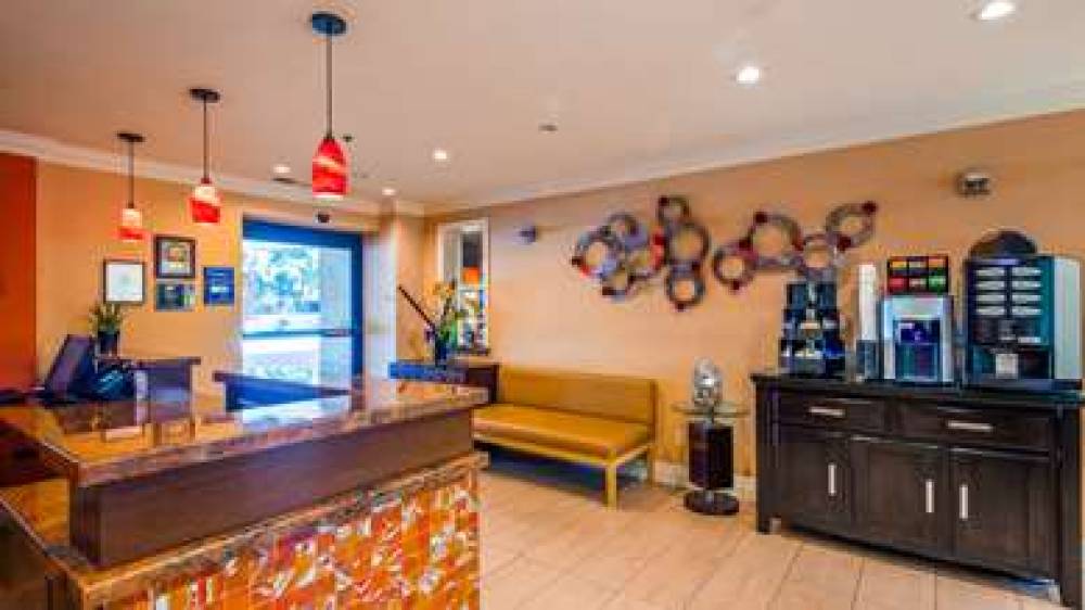 Best Western Plus Airport Plaza 2