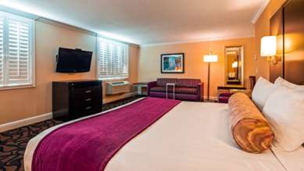 Best Western Plus Airport Plaza 8