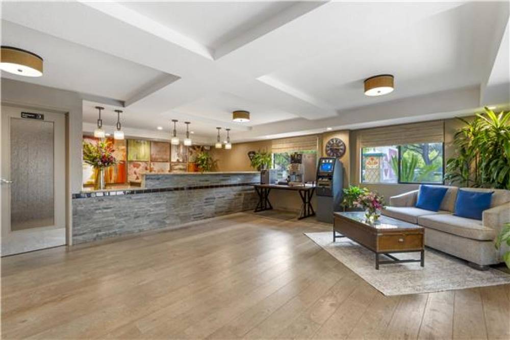 Best Western Plus Anaheim Inn 7