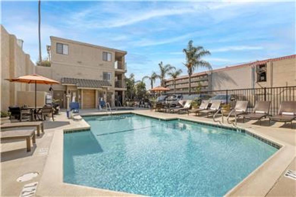Best Western Plus Anaheim Inn 8