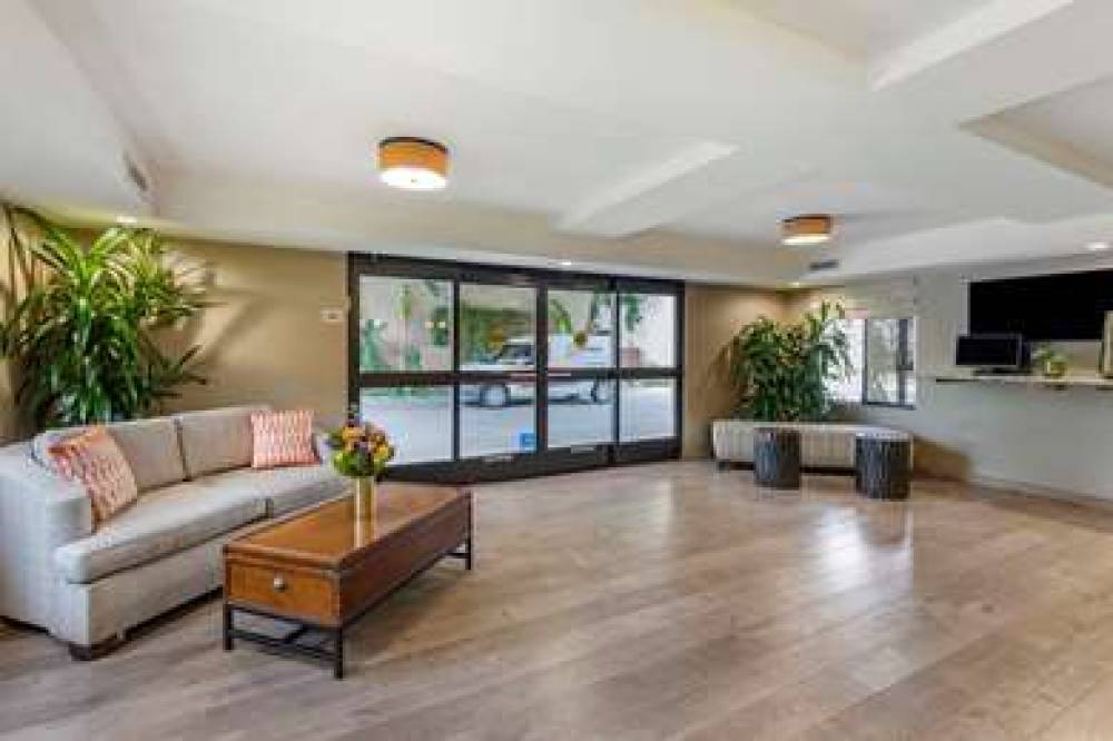 Best Western Plus Anaheim Inn 10