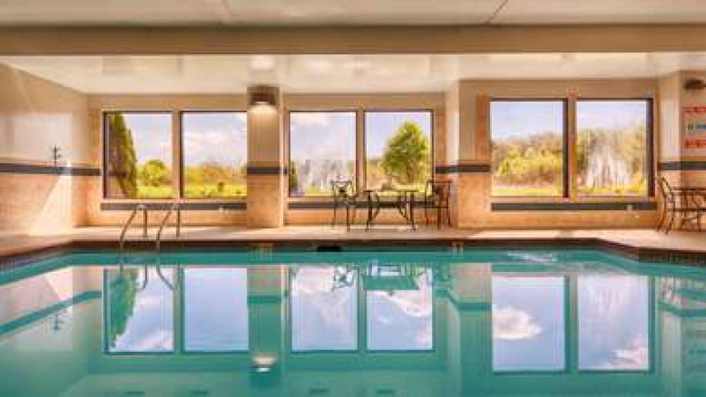 Best Western Plus Bass Hotel & Suites 5