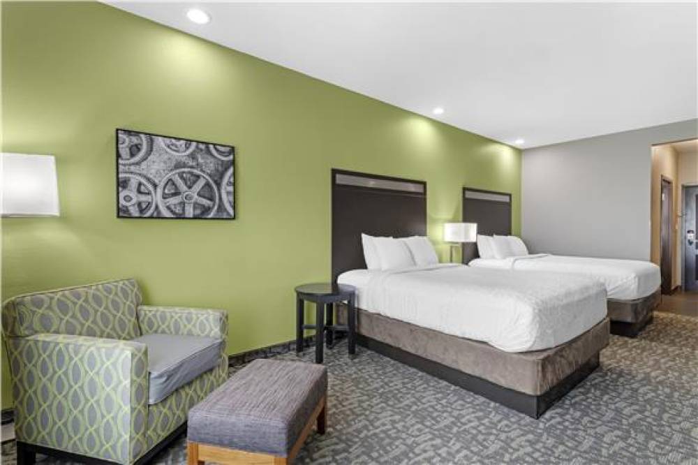 Best Western Plus Bay City Inn & Suites 4