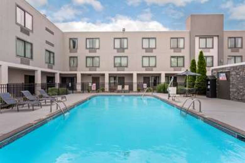 Best Western Plus Bowling Green 5