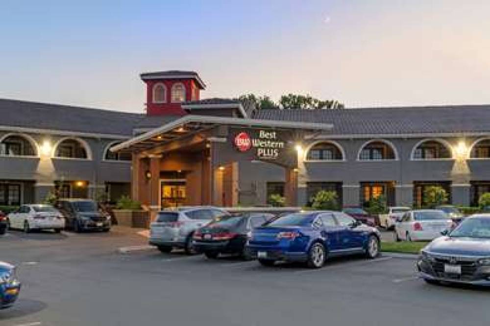 Best Western Plus Brookside Inn 3