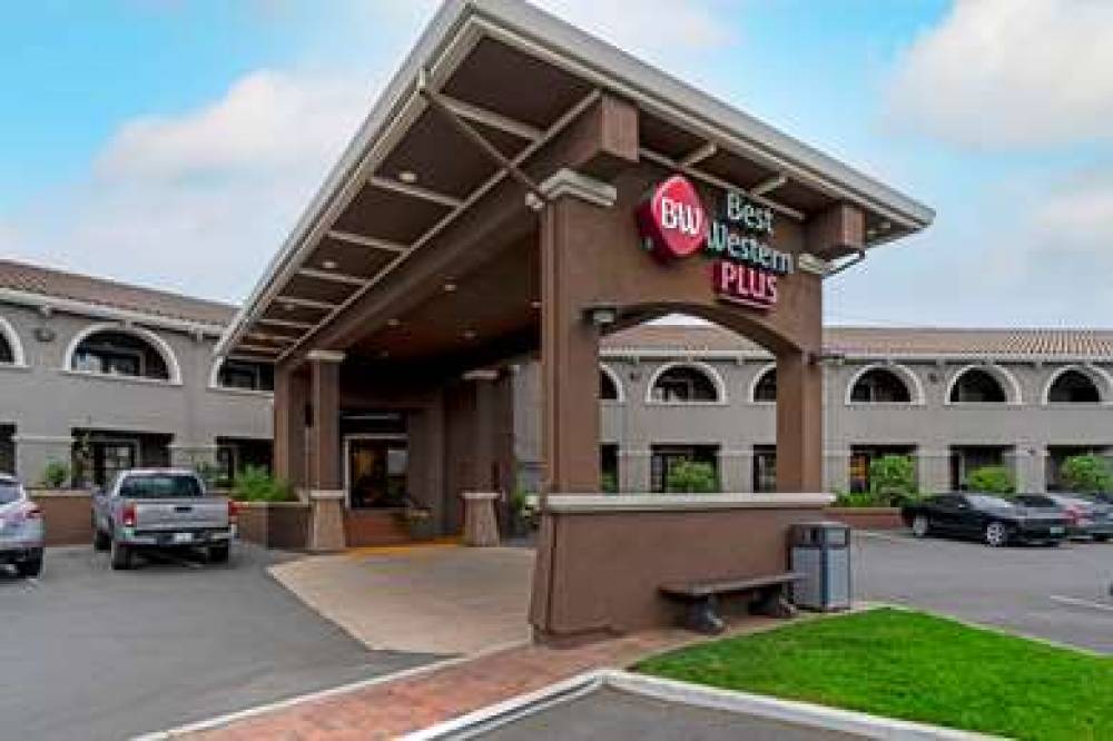 Best Western Plus Brookside Inn 1