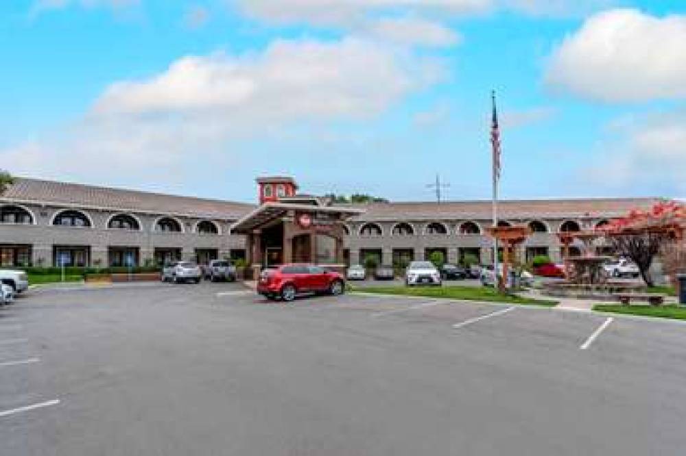 Best Western Plus Brookside Inn 5