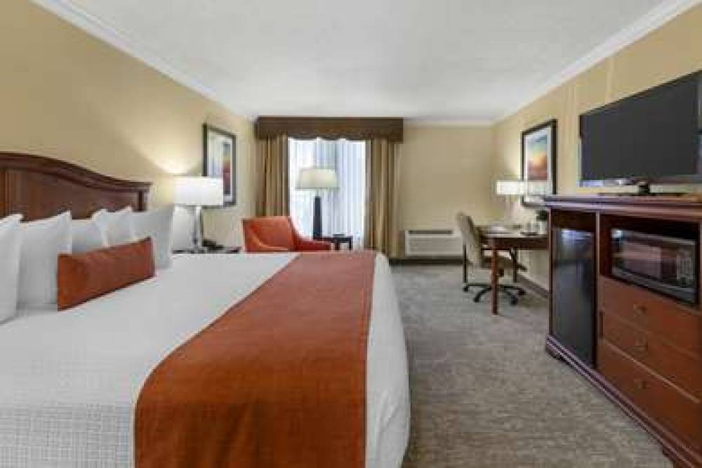 Best Western Plus Burlington 5