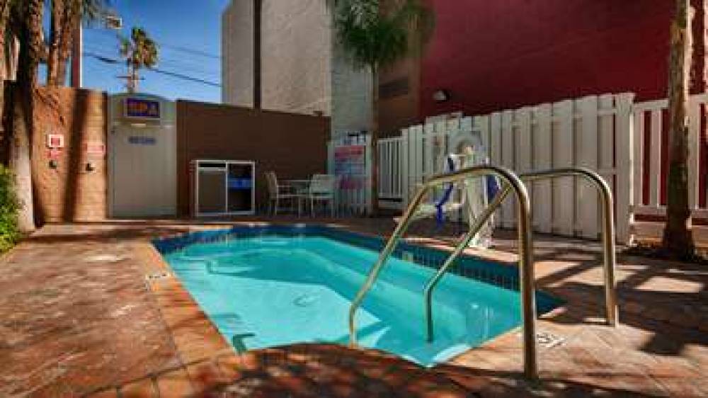 Best Western Plus Carriage Inn 10