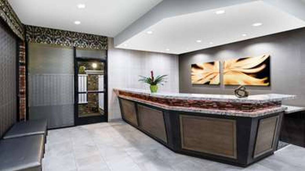 Best Western Plus Carriage Inn 4