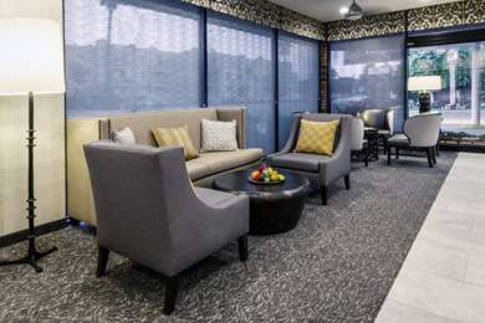 Best Western Plus Carriage Inn 5