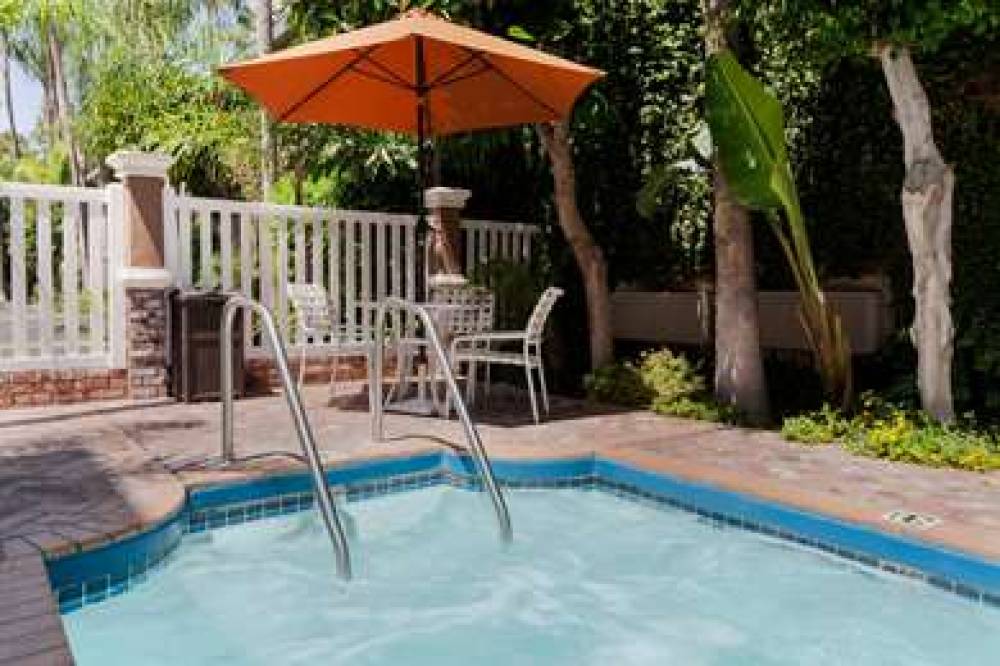 Best Western Plus Carriage Inn 8