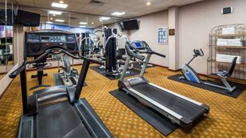 Best Western Plus Chicago Hillside 10