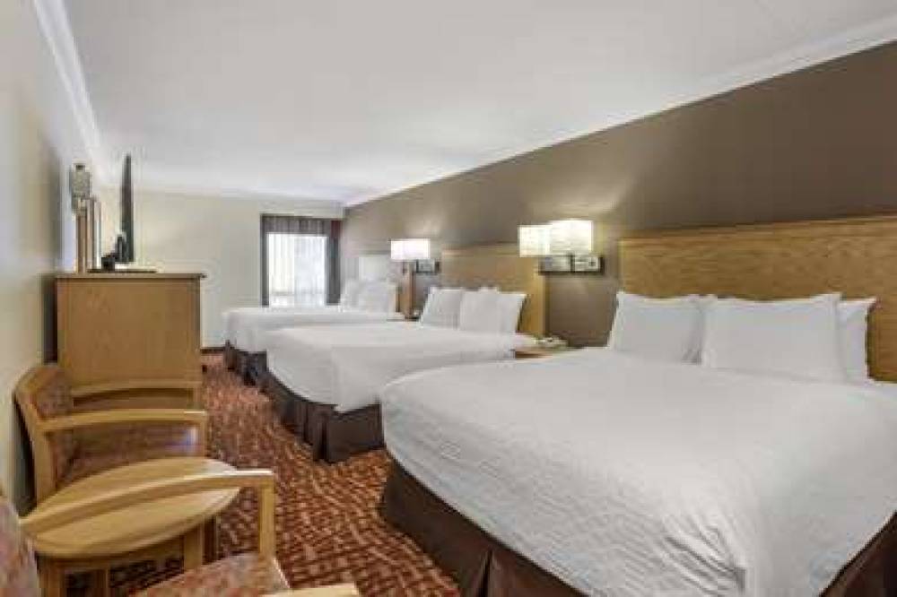 Best Western Plus Cobourg Inn & Convention Centre 3
