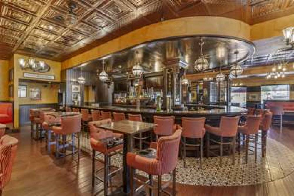 Best Western Plus Cobourg Inn & Convention Centre 7